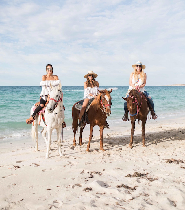 playa-de-la-paz-horses