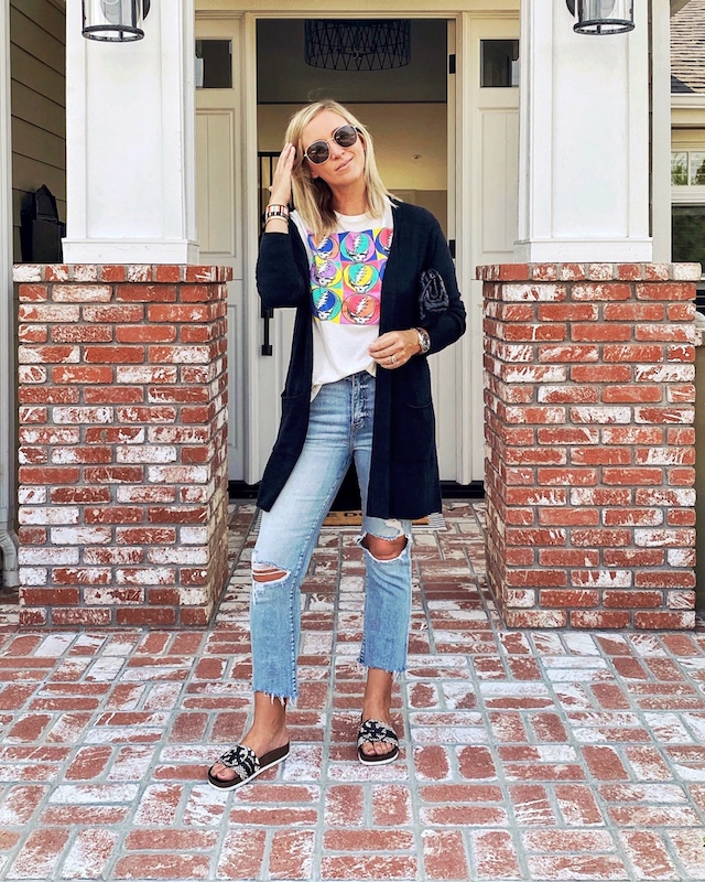 Tory Burch slides and Barefoot Dreams cardigan on sale in Nordstrom Anniversary sale | My Style Diaries blogger Nikki Prendergast