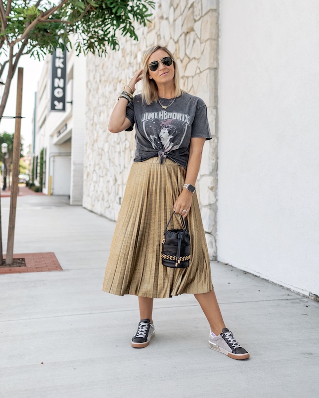 Under $20 metallic gold pleated skirt for fall and holiday | My Style Diaries blogger Nikki Prendergast