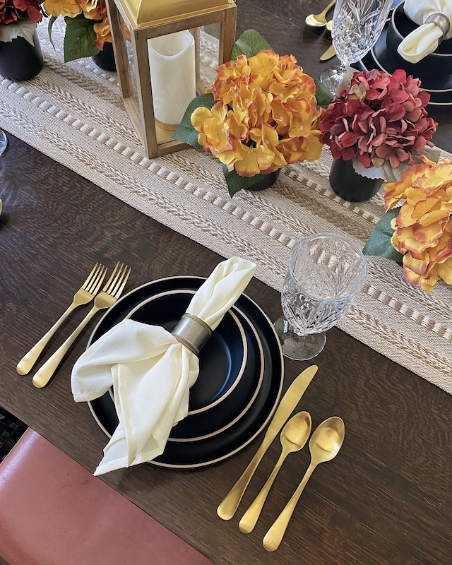 Fall Dining Room Decor from Walmart Home | My Style Diaries blogger Nikki Prendergast